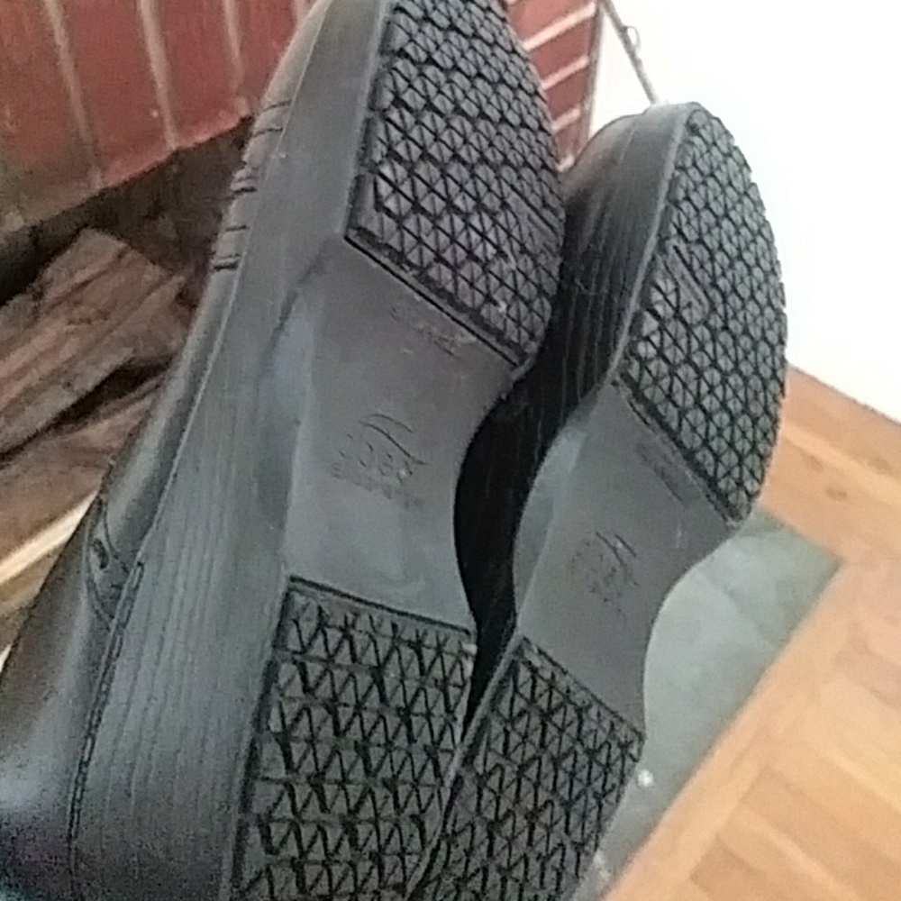 Shoes - Picture 4 of 5